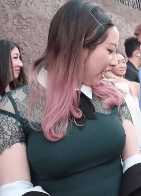 Starsmitten Celine star adult image