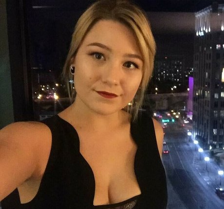 FooyaDanielle Bosch hd actress image