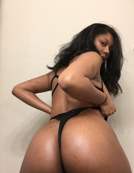 Marina Lina star naked pics