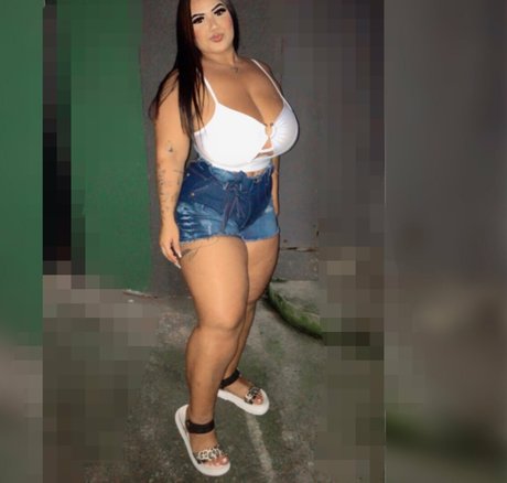 Adriane Esteves model nice img