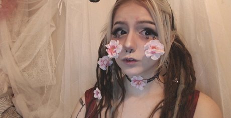 Crazymoonhotxxx model free pics