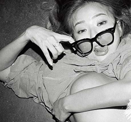 mmmovie_ model naked image