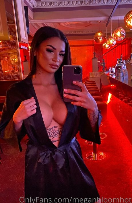 Meganbloomhot model beautiful picture