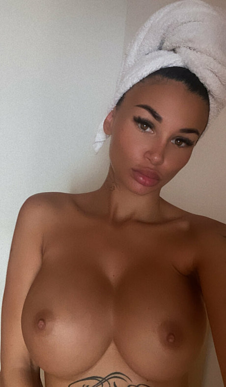 Meganbloomhot model pretty picture