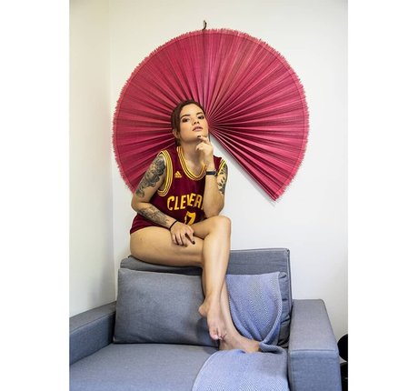 Jessie Cardim sexy actress photos