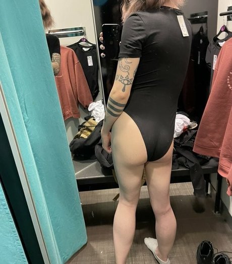 Eevivivi art actress img