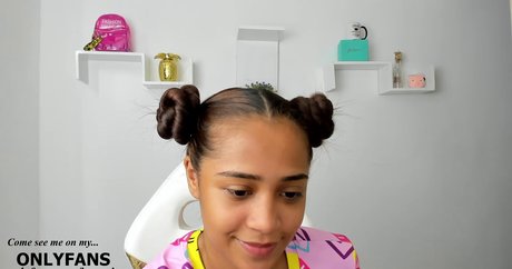 ISApetite pretty pornstar pic