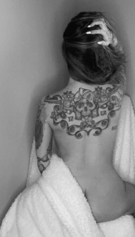 chroniclesofatiredassmom model high quality pictures