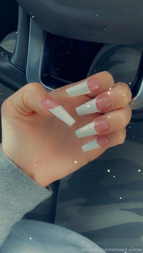 chroniclesofatiredassmom model adult pics