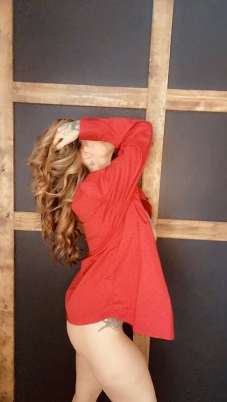 chroniclesofatiredassmom star hot images