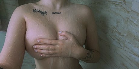 Favewaifu pretty model photos