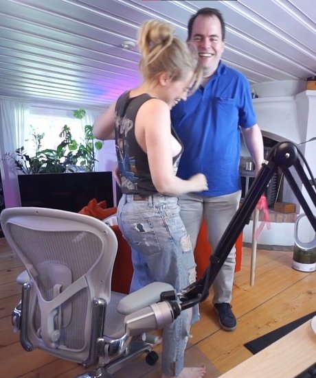 SiriSirililia hot model pics