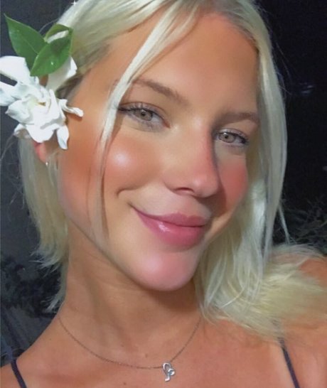 Lexie toth adult model pics