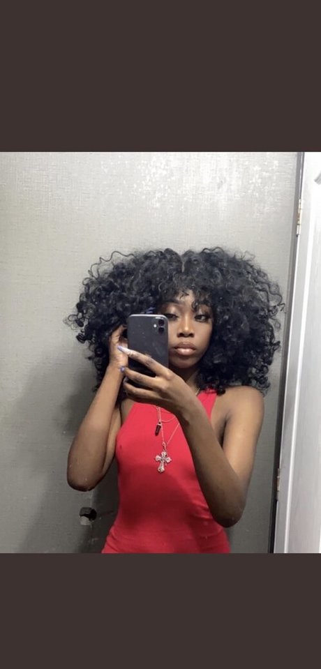 sexy mom onlyfans top photo