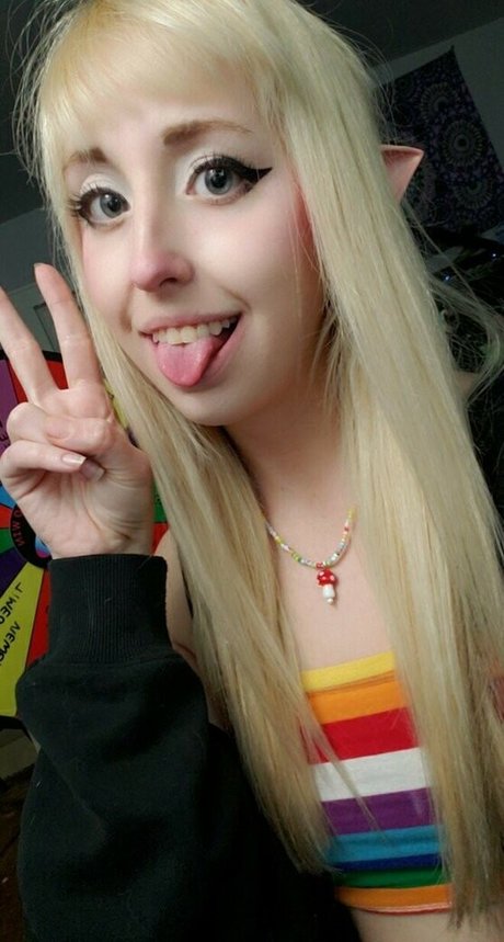 Moon IRL adult star pics