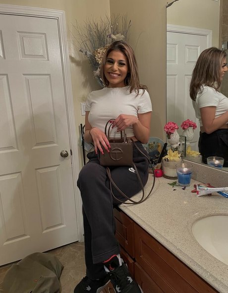 twotonedeedee nude model photo