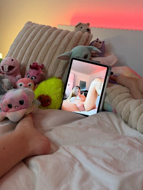 yourbabeelena pornstar art img