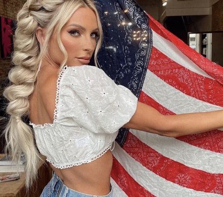 babe brunette onlyfans adult pics