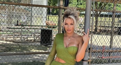 Holly Stocks best model pic