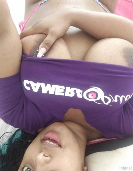 Folgosa model high quality photo