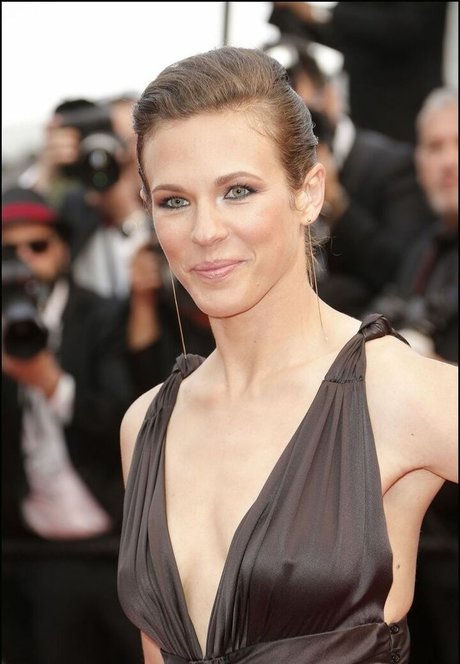 Lorie Pester hd pornstar img