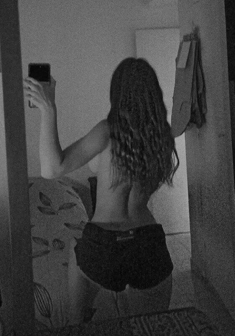 Flor Laneve star hd pic