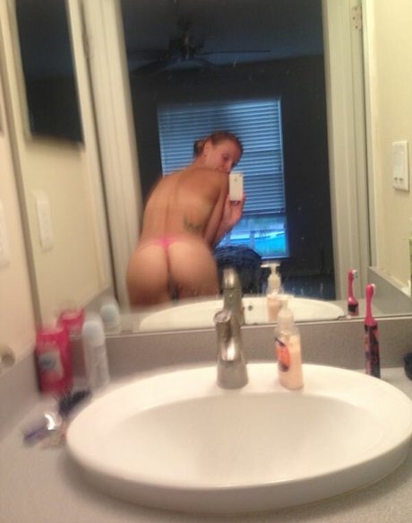 Sesil Karatantcheva nude star pictures