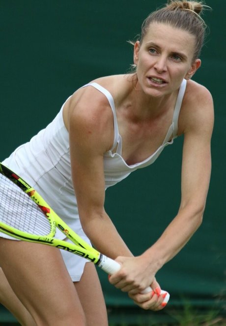 Sesil Karatantcheva star perfect image