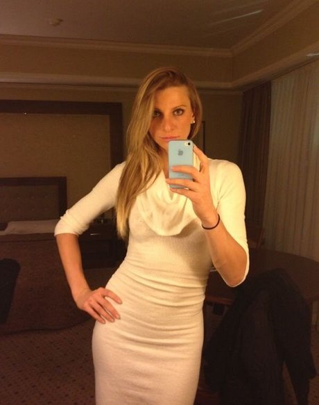 Sesil Karatantcheva porn model pics