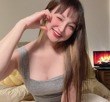 Eunsongs model exclusive picture