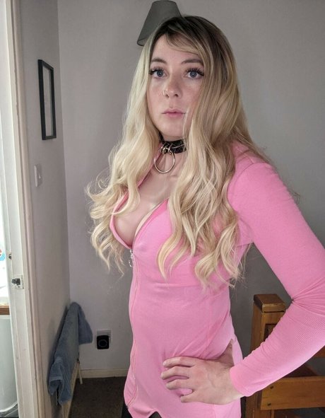 Pony CD naked pornstar photo