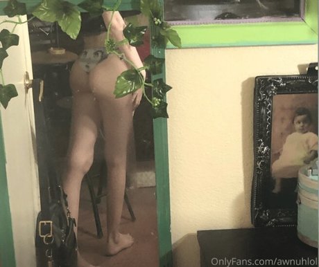 awhuhlol pornstar nudes photos