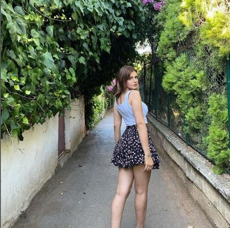 buseeylmaz97 model hd photos