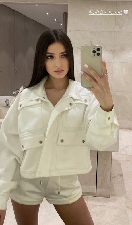 Alexandra Zavrazzhnova pretty actress picture