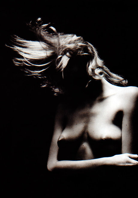 Eva Herzigova model adult image