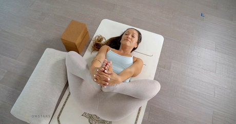 Kino MacGregor hot model archive