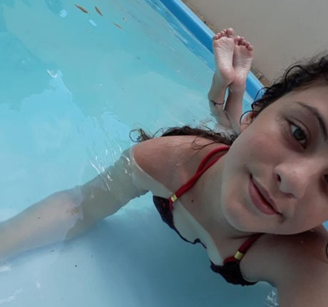 Friend s Pretty Feet top model img