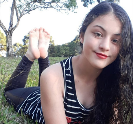 Friend s Pretty Feet model top images