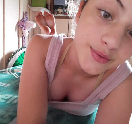 petite wife onlyfans xxx pic