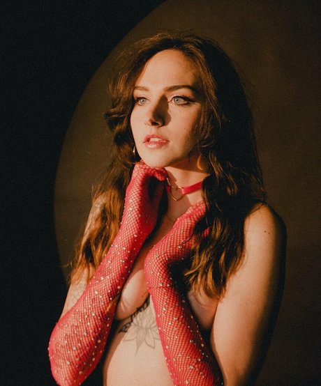 Stfuhales star nude archive