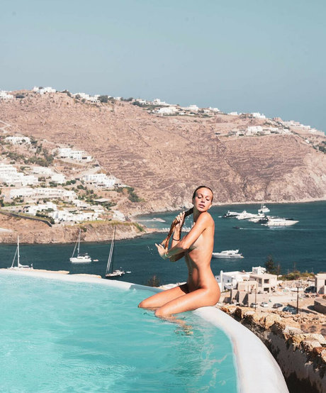 Taylor Mega star free picture