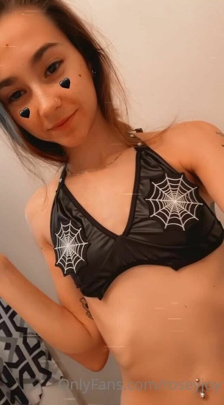 Roseyjoy pornstar xxx pictures