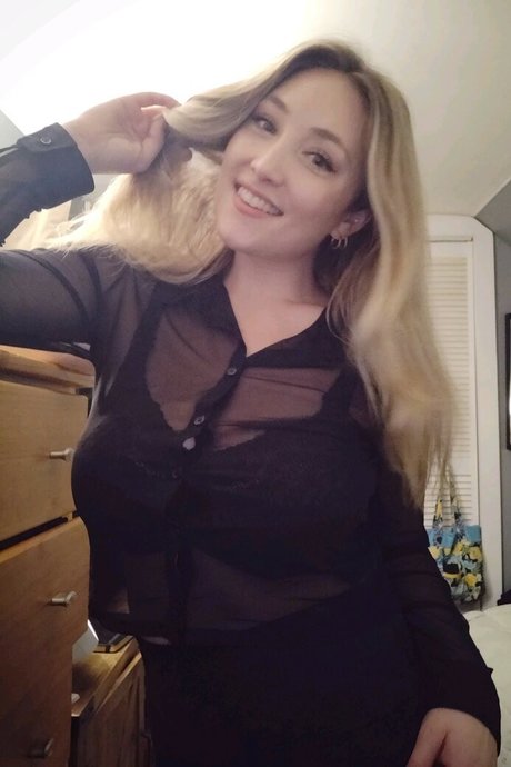 juliatvgames sex pornstar image