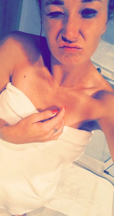 Julia Glushko hd actress image