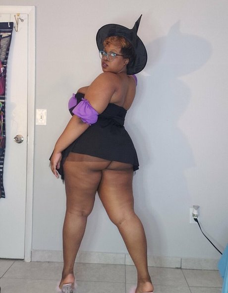 DivineJinn model hot image