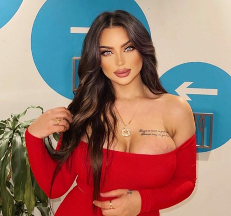 Wejdan Benarous hot model pic