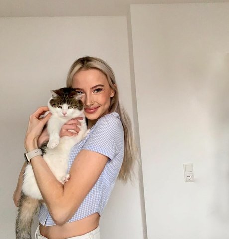 badboyblues beautiful model img