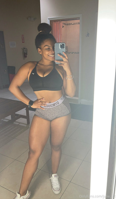 Julie Silver free model img