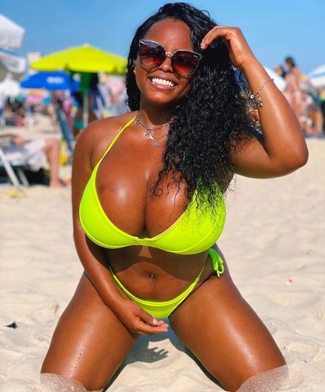 Debora Diassde_ star naked img