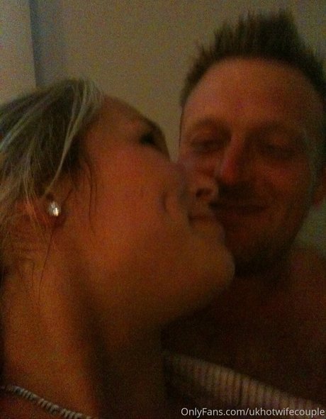 petite asian onlyfans nude photo